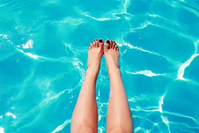 Resident dipped her feet into pool in Pullman